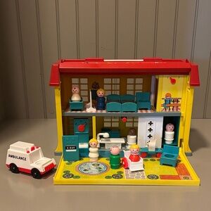 #931 Fisher Price Play Family Children’s Hospital